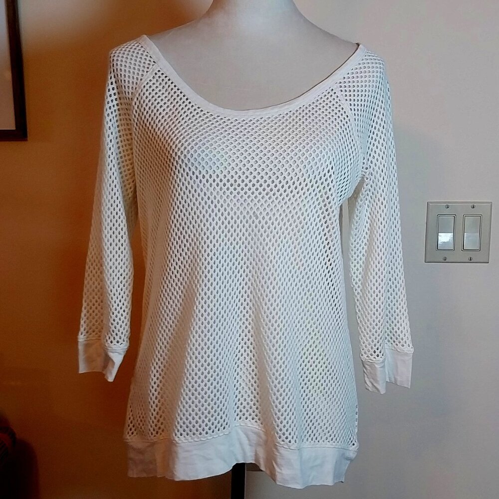 EXPRESS SIZE M MESH 3/4 SLEEVE BATEAU NECK COVER OVER TOP